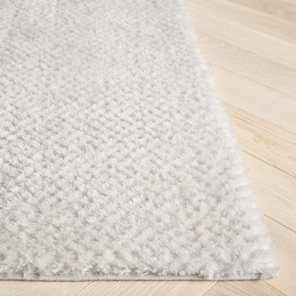 Safavieh Penelope Shag Area Rug - Luxurious Soft Texture, Durable Power-loomed Design, Elegant Home Accent Ivory 73% Polyester,27% Jute Pnl500a-6