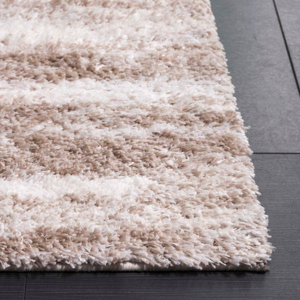 Safavieh Penelope Luxurious Shag Area Rug For Hallways - Soft Taupe And Ivory Gradient, Elegant Comfort Taupe ,Ivory 73% Polyester,27% Jute Pnl510e-5