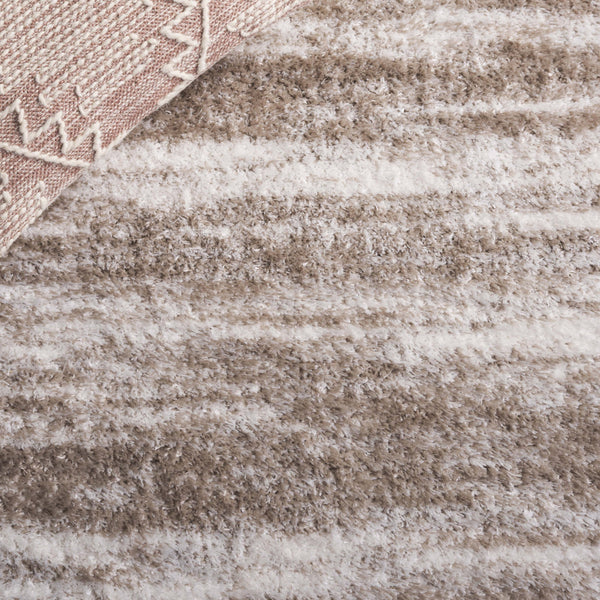 Safavieh Penelope Luxurious Shag Area Rug For Hallways - Soft Taupe And Ivory Gradient, Elegant Comfort Taupe ,Ivory 73% Polyester,27% Jute Pnl510e-5