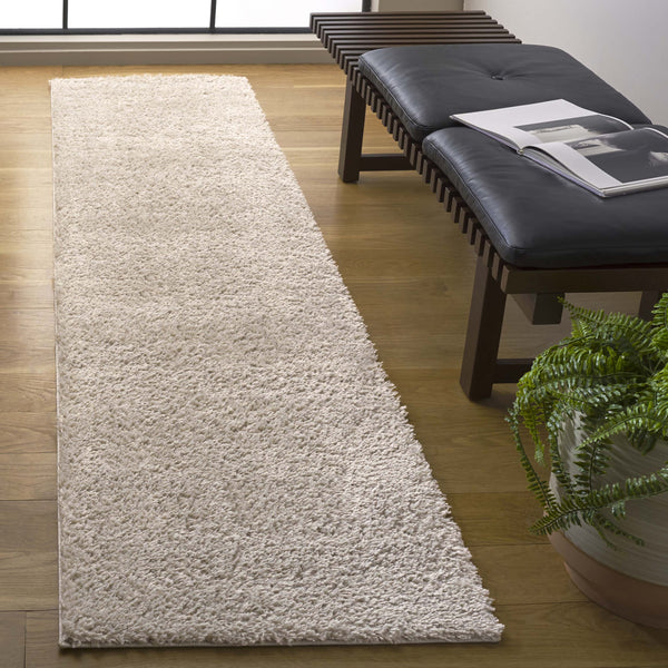 Safavieh Penelope Luxurious Shag Runner Rug - Plush Comfort, Timeless Elegance For Modern And Traditional Spaces Beige 73% Polyester,27% Jute Pnl540b-7sq