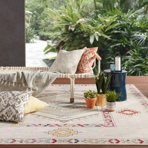 Jaipur Living Jaipur Living Tov Geometric Medallion Polypropylene Runner Rug for Hallway or Patio 2' x 3' RUG140969