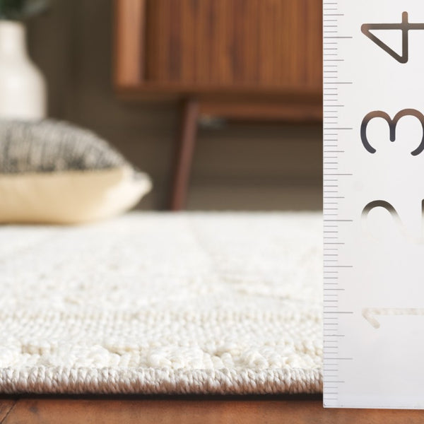 Safavieh Paros Ivory Geometric Runner Rug Power Loomed Polypropylene for Hallways and Entryways Off-White 5'-3" x 7'-6" POS116A-5