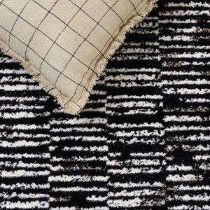 Safavieh Parker Modern Black And Ivory Area Rug — Low-Profile 3/8" Pile, Durable Power-Loomed Jute-Poly Blend 6'-0" x 9'-0" PRK192H-6