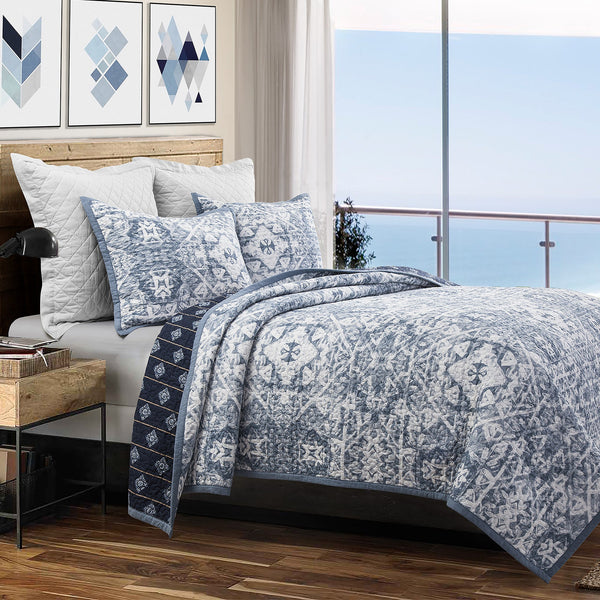 Hiend Accents Skyler Reversible Quilt Set - Elegant Shibori Design, Soft Cotton Comfort, Perfect For Any Decor White,Blue Face And Back, 100% Cotton,Fill, 100% Polyester Qn1837-kg-oc