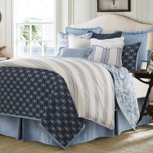 Hiend Accents Skyler Reversible Quilt Set - Elegant Shibori Design, Soft Cotton Comfort, Perfect For Any Decor White,Blue Face And Back, 100% Cotton,Fill, 100% Polyester Qn1837-kg-oc