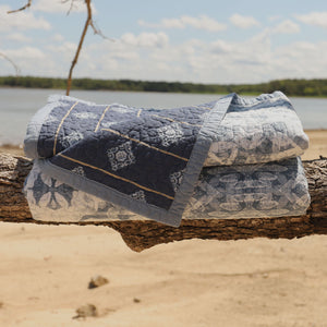 Hiend Accents Skyler Reversible Quilt Set - Elegant Coastal Ambiance With Shibori Design For Serene Bedroom Decor White,Blue Face And Back, 100% Cotton,Fill, 100% Polyester Qn1837-tw-oc