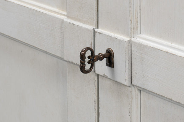 Sarreid Luciana 112" White Buffet With 6 Wood Doors - Elegant Pine Design For Stylish Storage Solutions Tan  R045-14w