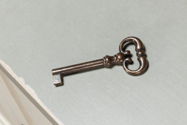 Sarreid Bellagio Sideboard 96" - Elegant Stucco White Base With Chic Grey Top For Modern Living Spaces Grey  R061-14t15