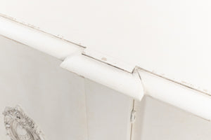 Sarreid Crested Wall Cabinet - Elegant White Finish With 4 Doors, 4 Keys & 4 Adjustable Shelves For Storage White  R110-37