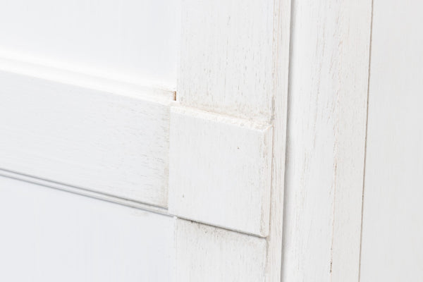 Sarreid Media Console Cortina White - Elegant Solid Pine Design For Stylish Living Room Storage Solutions White  R245-79