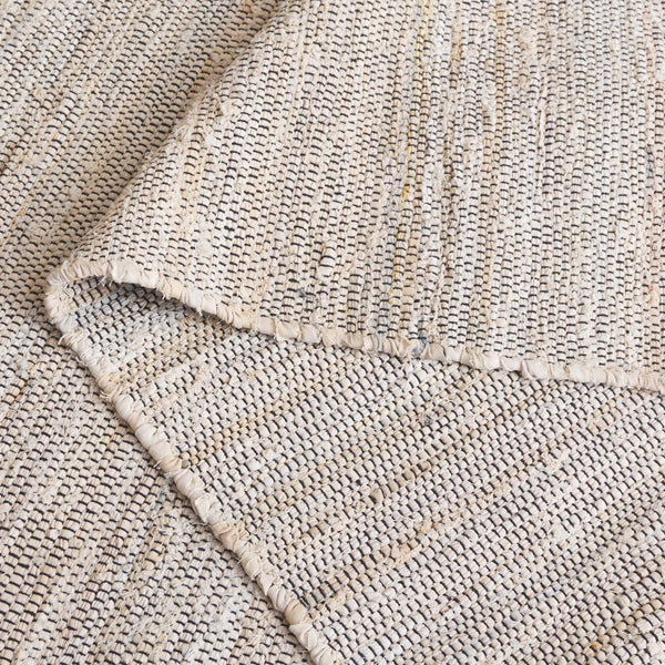 Safavieh Rag Handwoven Area Rug In Ivory And Black - Modern Eco-friendly Design For Chic Home Decor Ivory ,Black 80% Denim,20% Cotton Rar301a-5