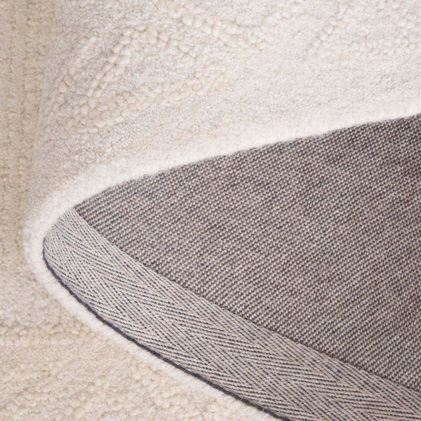 Safavieh Rodeo Handcrafted Area Rug - Luxurious Geometric Tufted Design For Elegant Home Décor & Comfort Ivory 80% Wool & 20% Cotton Rd675a-4