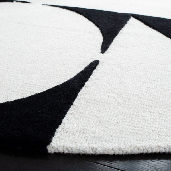 Safavieh Rodeo Drive 857 Hand Tufted Contemporary Rug IIX Ivory / Black RD857A-6