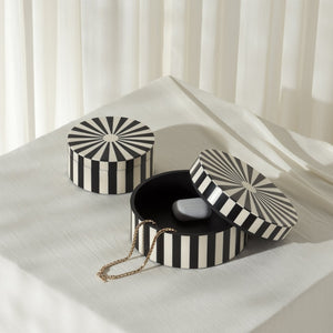 Safavieh CHARLI, Elegant Black/Ivory Decorative Box Set of 2 - Chic Storage for Modern Home Accents & Style RDC5000A-SET2
