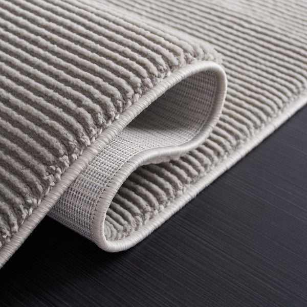 Safavieh Revive Elegant Area Rug - Timeless Chic Design For Home, Durable Power Loomed Construction, Plush Comfort Grey Polyester Rev102f-7