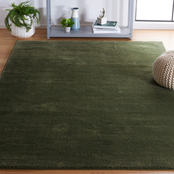 Safavieh Revive Modern Round Rug - Luxurious Power Loomed Design, Soft Polyester, Perfect For Any Decor Style Green Recycled Polyester Rev102y-218