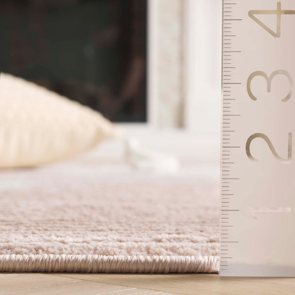 Safavieh Revive Area Rug In Elegant Pink And Ivory – Luxurious Polyester For Chic Home Decor And Comfort Pink ,Ivory Polyester Rev112u-9