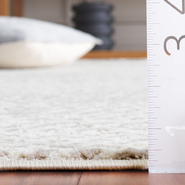 Safavieh Revive Luxurious Polyester Area Rug – Stylish Ivory And Grey Design For Modern Home Décor Ivory ,Grey Polyester Rev120a-6