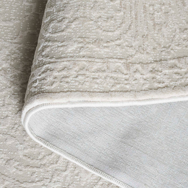 Safavieh Reflection Elegant Round Area Rug - Timeless Floral Motif, Plush Comfort, Perfect For Any Decor Creme ,Ivory 60% Polyester,40% Polypropylene Rft670d-218