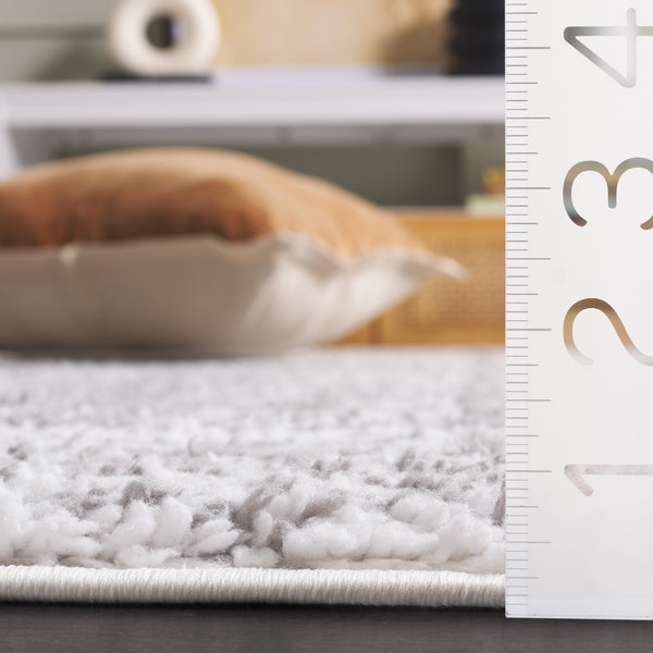 Safavieh Rumi Luxurious Round Shag Area Rug - Elegant Ivory Beige Design For Cozy Home Spaces 6ft 7in Dark Grey ,Ivory Polyester Rms110g-5