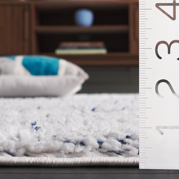 Safavieh Rumi Luxurious Round Shag Area Rug - Elegant Ivory Beige Design For Cozy Home Spaces 6ft 7in Navy ,Ivory Polyester Rms110n-7sq