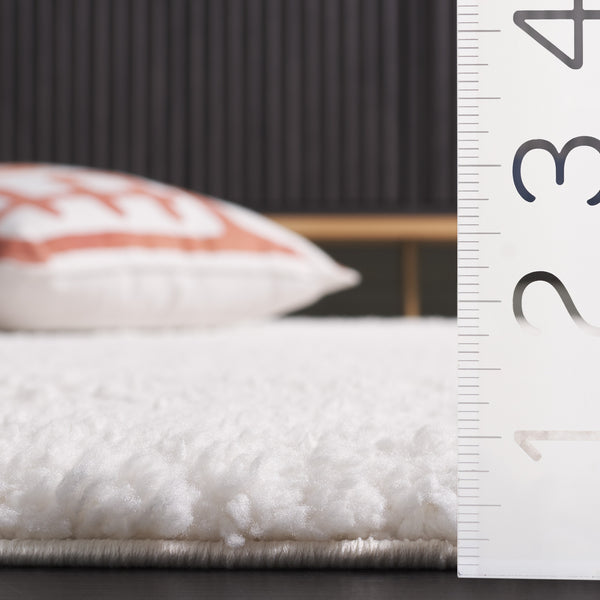 Safavieh Rumi Shag Area Rug – Plush Turkish Craftsmanship In Elegant Beige Tones For Cozy Living Spaces Ivory ,Light Beige Polyester Rms122a-7r