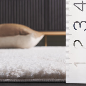 Safavieh Rumi Shag Area Rug – Luxurious Soft Texture, Timeless Elegance, Durable Design For Your Home Decor Ivory ,Light Beige Polyester Rms130a-5