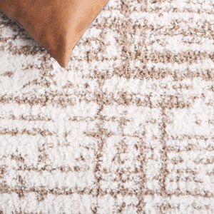 Safavieh Rumi Shag Runner Rug - Luxurious Plush Texture For Timeless Elegance And Cozy Sophistication Beige ,Ivory Polyester Rms132b-7r