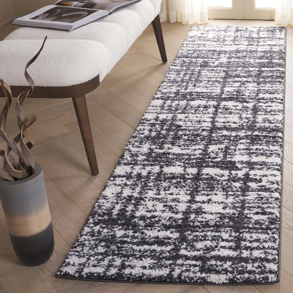 Safavieh Rumi Shag Runner Rug - Luxurious Plush Texture For Timeless Elegance And Cozy Sophistication Charcoal ,Ivory Polyester Rms132h-7sq