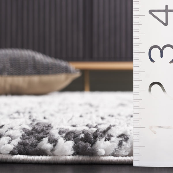 Safavieh Rumi Shag Runner Rug - Luxurious Plush Texture For Timeless Elegance And Cozy Sophistication Charcoal ,Ivory Polyester Rms132h-7sq