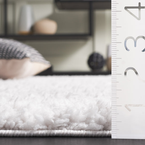 Safavieh Rumi Plush Shag Rug In Sophisticated Grey And Ivory - Elevate Your Home With Timeless Elegance Grey ,Ivory Polyester Rms134f-8