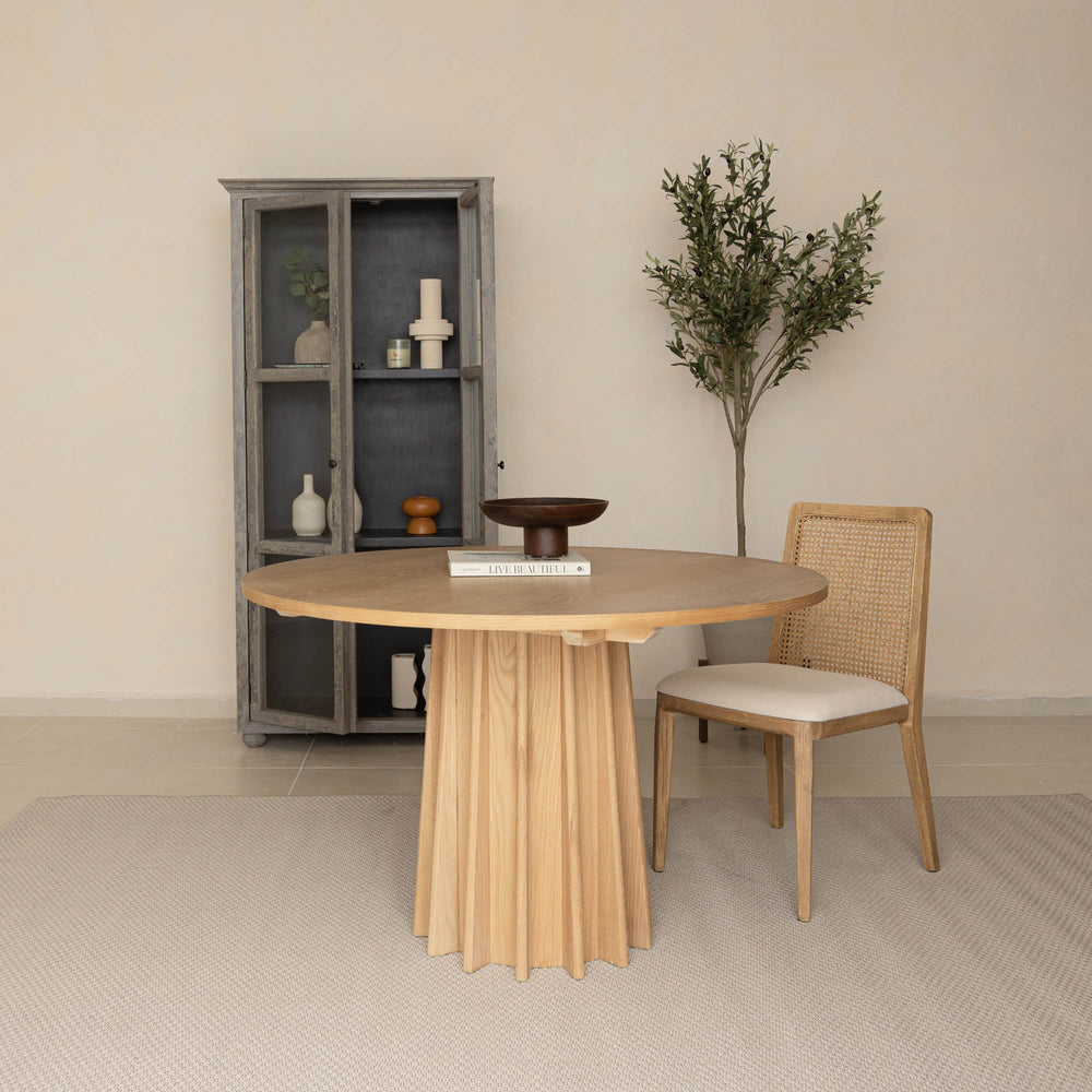 Lh Imports Sculpture Dining Table - Natural Elegance For Small Spaces, Comfortably Seats 4 With Fluted Base Design Brown Oak,Oak Veneer Rns014ns