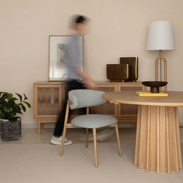 Lh Imports Sculpture Dining Table - Natural Elegance For Small Spaces, Comfortably Seats 4 With Fluted Base Design Brown Oak,Oak Veneer Rns014ns