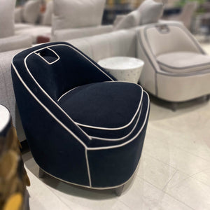 Lh Imports Ebony Club Chair - Luxurious Velvet Black Upholstery With Oak Legs For Stylish Home Decor Upgrade Black Pu Foam,Polyester Fiber,Fabric,Oak Rns026