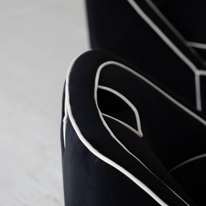 Lh Imports Ebony Club Chair - Luxurious Velvet Black Upholstery With Oak Legs For Stylish Home Decor Upgrade Black Pu Foam,Polyester Fiber,Fabric,Oak Rns026