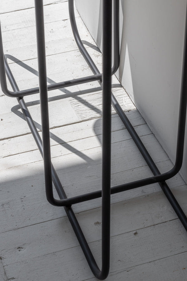 Lh Imports Preston Console – Elevate Your Home Decor With Stylish Charm And Functional Elegance Today! Brown,Black Elm Wood,Steel Rns069