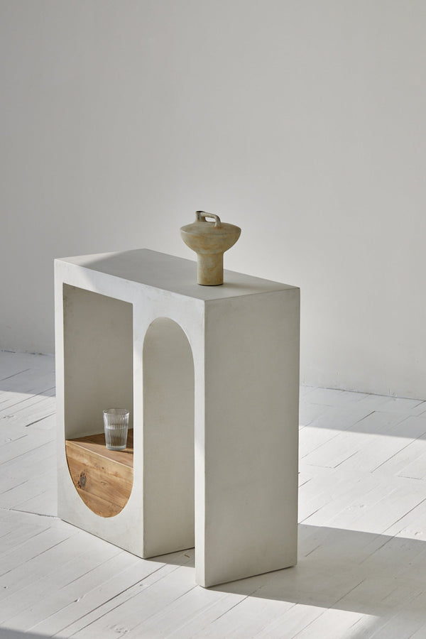 Lh Imports Columbus Console – Stylish Mdf Frame With Concrete Finish & Recycled Pine Shelf For Entryways White,Brown Recycled Pine,Mdf,Concrete Rns070