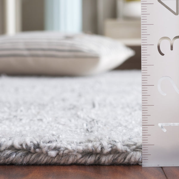 Safavieh Renewal Hand-tufted Area Rug - Luxurious Modern Design For Contemporary Interiors, Eco-friendly & Durable Grey 70% Pet Yarn,30% Wool Rnw201f-28