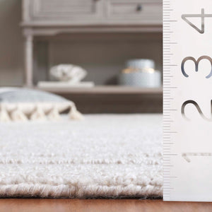 Safavieh Renewal Elegant Handwoven Area Rug - Timeless Comfort & Style For Any Home Decor Space Light Beige Wool,Polyester,& Cotton Rnw211b-6sq