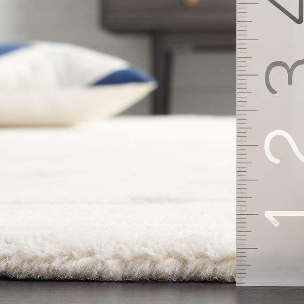 Safavieh Renewal Hand-tufted Area Rug - Elegant Abstract Design In Tranquil Hues For Luxurious Home Decor Ivory ,Light Blue 60% Wool,20% Pet,20% Cotton Rnw301a-4