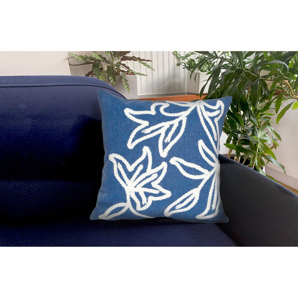 Trans Ocean Liora Manne Visions I Windsor Indoor/Outdoor Handmade Pillow - Elegant Floral Design For Any Space Blue Polyester 7sa2s307603