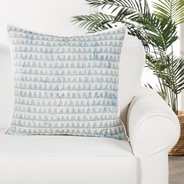 Jaipur Living Jaipur Living Yonah Hand-dyed Indigo Cotton Geometric Boho Throw Pillow for Sofa Down PLW103306