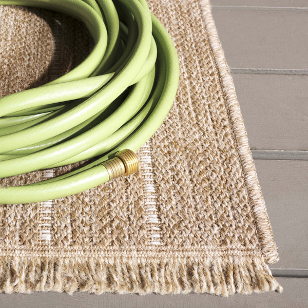 Safavieh Retreat Elegant Natural And Ivory Area Rug - Soft, Durable, Chic Design For Timeless Home Style Natural ,Ivory 87% Polypropylene,13% Polyester Rte250b-7r