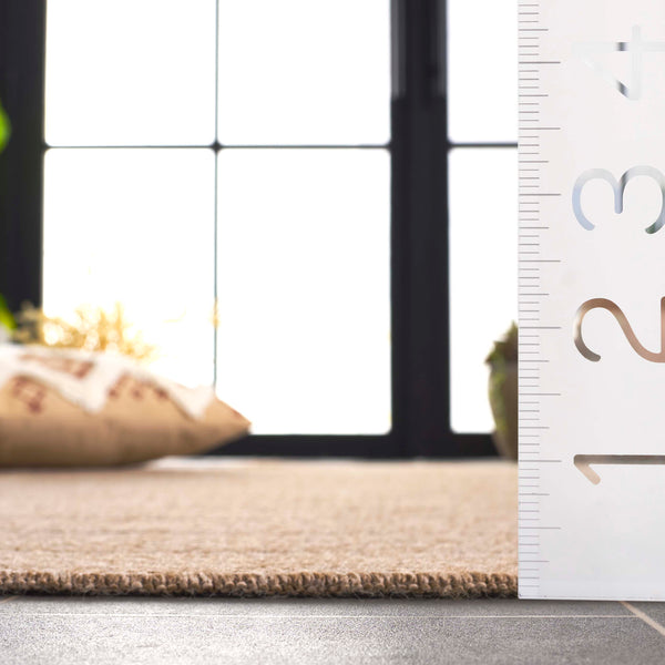 Safavieh Retreat Elegant Natural And Ivory Area Rug - Soft, Durable, Chic Design For Timeless Home Style Natural ,Ivory 87% Polypropylene,13% Polyester Rte250b-7r