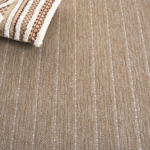 Safavieh Retreat Elegant Natural And Ivory Area Rug - Soft, Durable, Chic Design For Timeless Home Style Natural ,Ivory 87% Polypropylene,13% Polyester Rte250b-7r