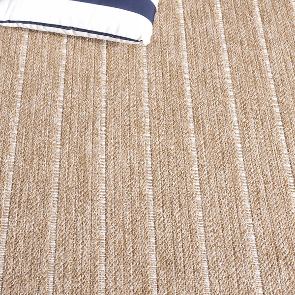 Safavieh Retreat Elegant Natural And Ivory Area Rug - Soft, Durable, Chic Design For Timeless Home Style Natural ,Ivory 87% Polypropylene,13% Polyester Rte250b-7r