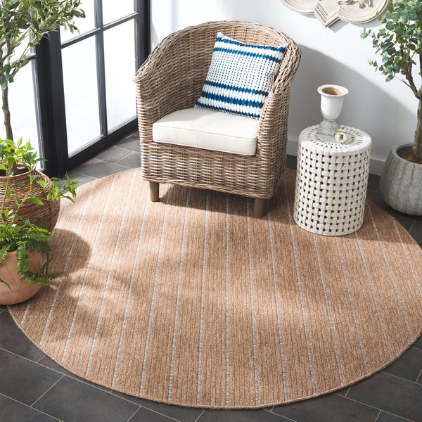 Safavieh Retreat Elegant Natural And Ivory Area Rug - Soft, Durable, Chic Design For Timeless Home Style Natural ,Ivory 87% Polypropylene,13% Polyester Rte250b-7r