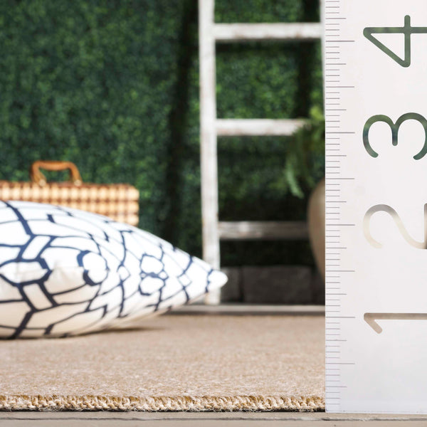 Safavieh Retreat Stylish Turkish Area Rug For Indoor & Outdoor Use - Soft, Durable, Versatile Decor Choice Natural ,Ivory 87% Polypropylene,13% Polyester Rte254b-9