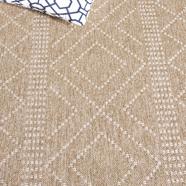 Safavieh Retreat Stylish Turkish Area Rug For Indoor & Outdoor Use - Soft, Durable, Versatile Decor Choice Natural ,Ivory 87% Polypropylene,13% Polyester Rte254b-9