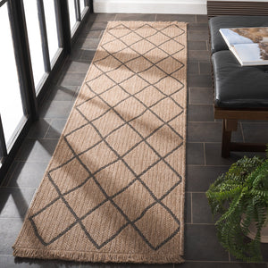 Safavieh Retreat Luxurious Indoor Outdoor Area Rug - Elegant Natural And Black Design For Any Space Natural ,Black 87% Polypropylene,13% Polyester Rte256b-7r